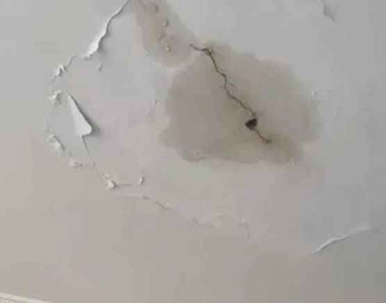 科尔沁左翼后阳台漏水维修公司分享下屋面防水工程质量问题原因分析